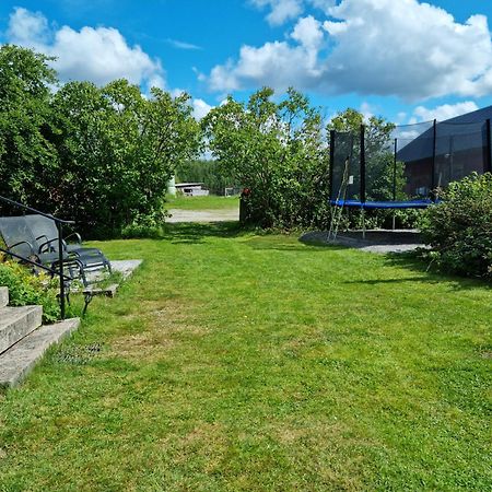 Charmigt Hus Pa Landet Naera Till Bad Strömstad Esterno foto