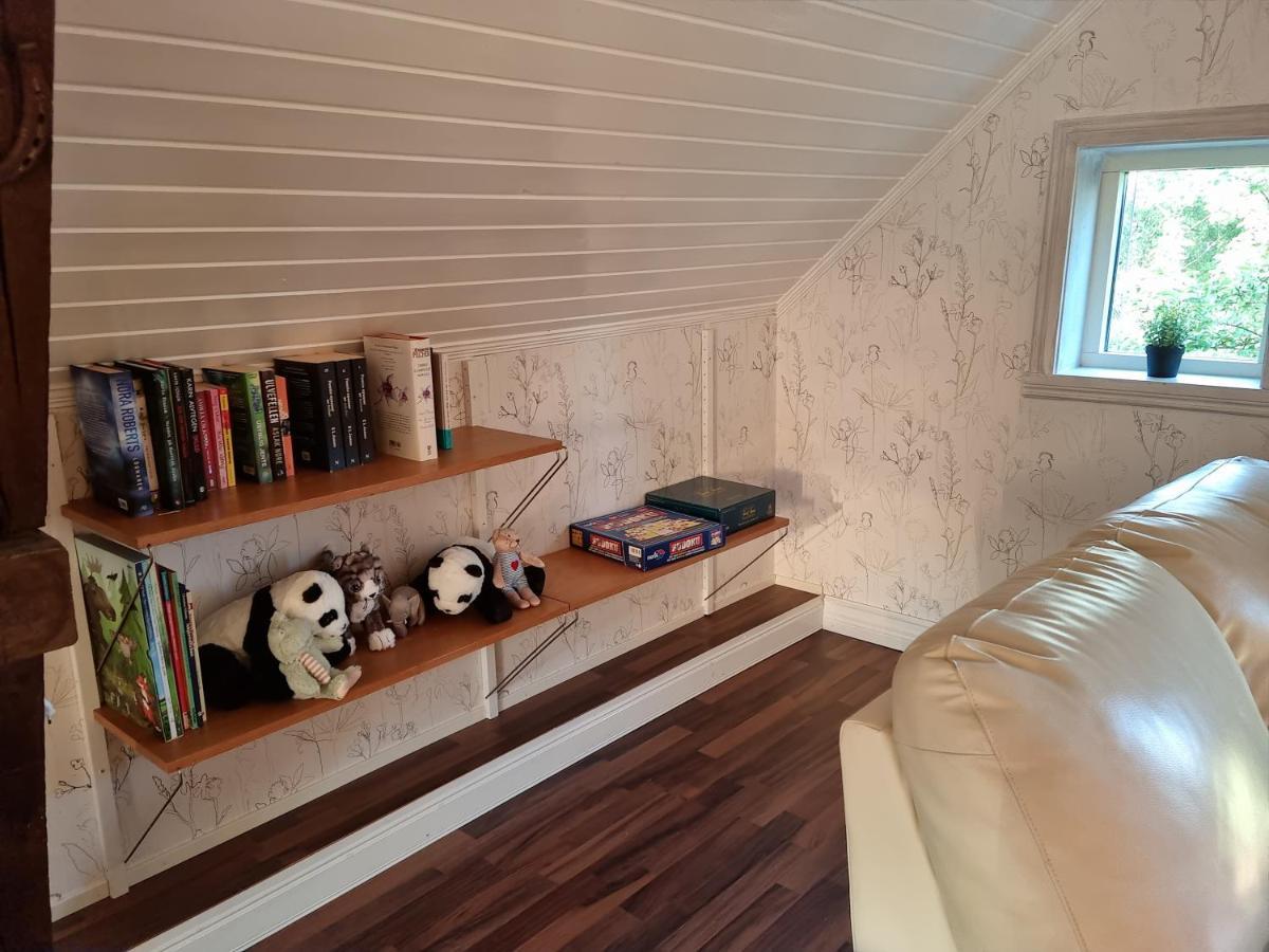 Charmigt Hus Pa Landet Naera Till Bad Strömstad Esterno foto