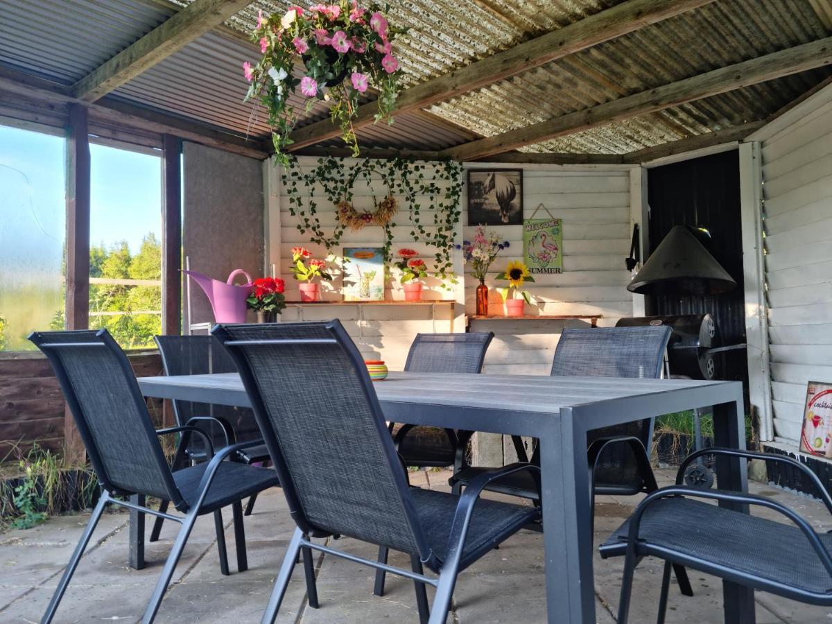 Charmigt Hus Pa Landet Naera Till Bad Strömstad Esterno foto