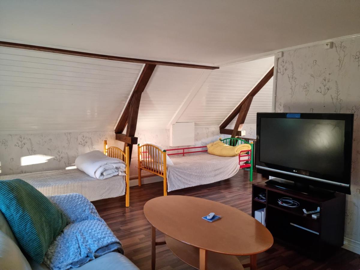 Charmigt Hus Pa Landet Naera Till Bad Strömstad Esterno foto