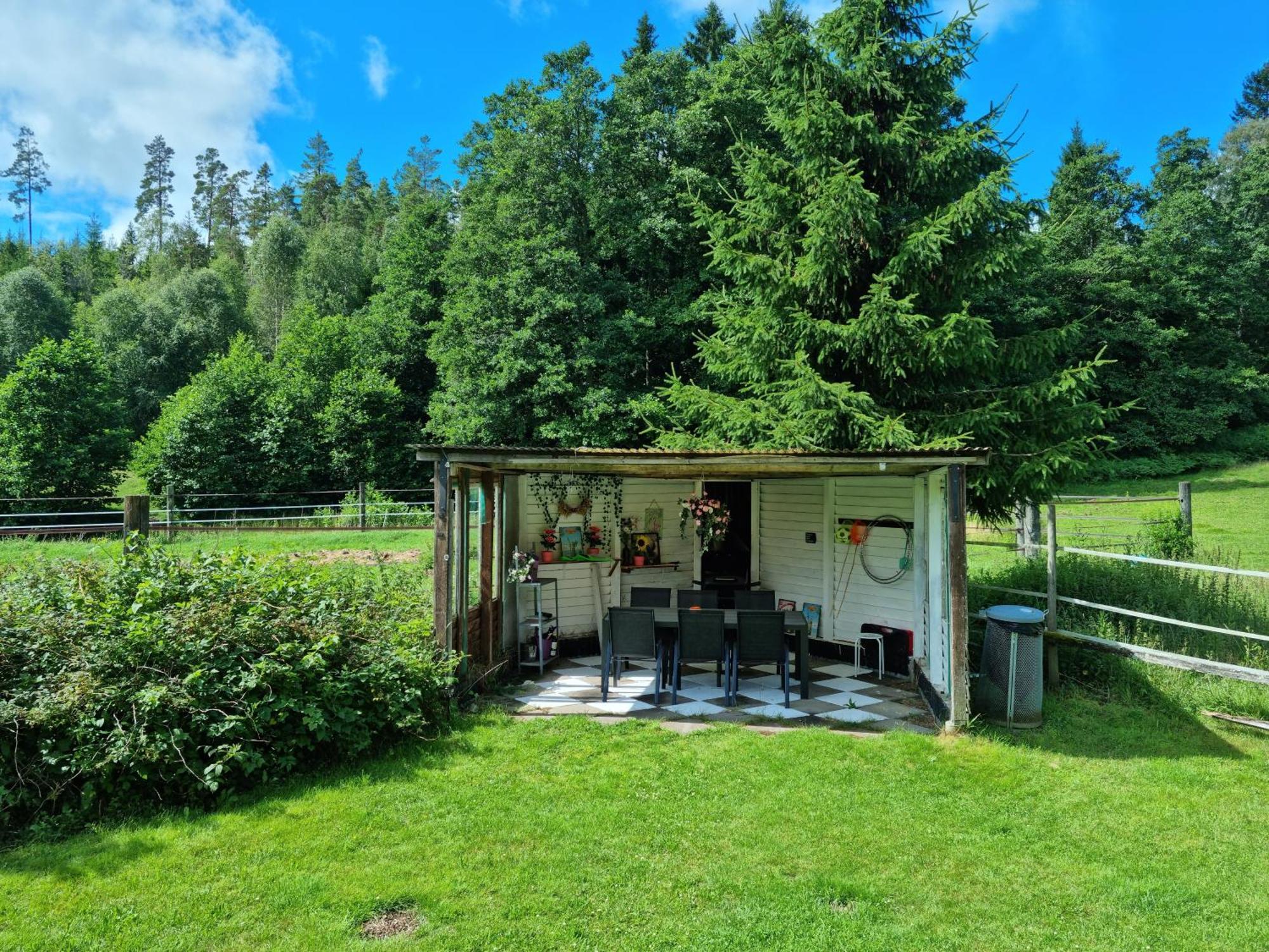 Charmigt Hus Pa Landet Naera Till Bad Strömstad Esterno foto
