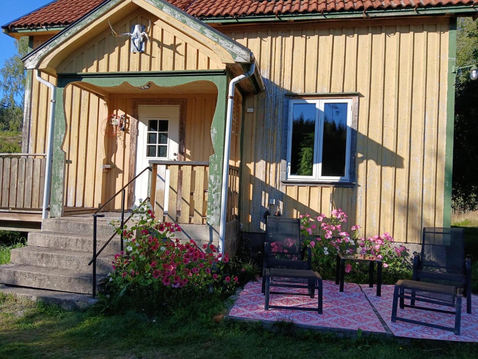 Charmigt Hus Pa Landet Naera Till Bad Strömstad Esterno foto